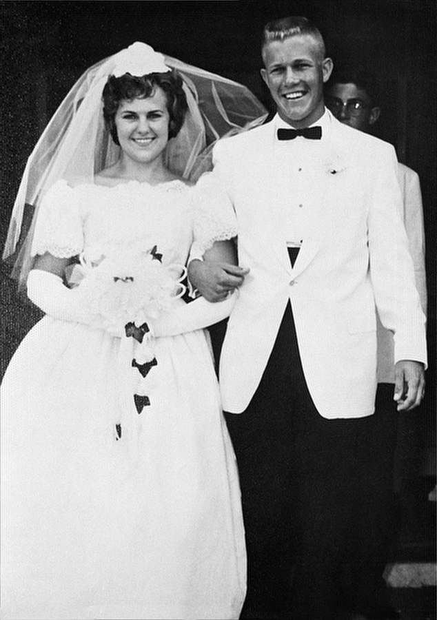 Svatba v roce 1962 FOTO: Neznámý autor / Creative Commons / volné dílo