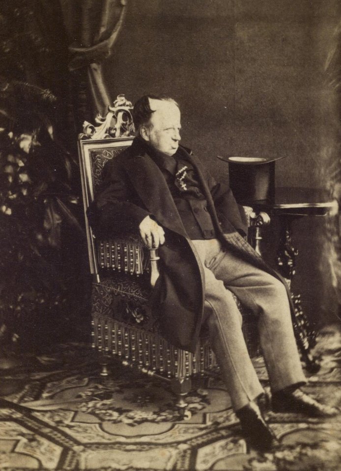 Ani jako starý muž Ferdinand I. Dobrotivý nezahálí. FOTO: Wilhelm Rupp (1821-1893), Praha/Creative Commons/Public domain