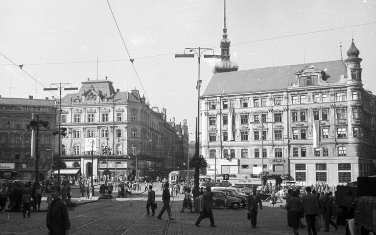 Náměstí Svobody v roce 1959. FOTO: FOTO:FORTEPAN / Nagy Gyula/Creative Commons/CC BY-SA 3.0