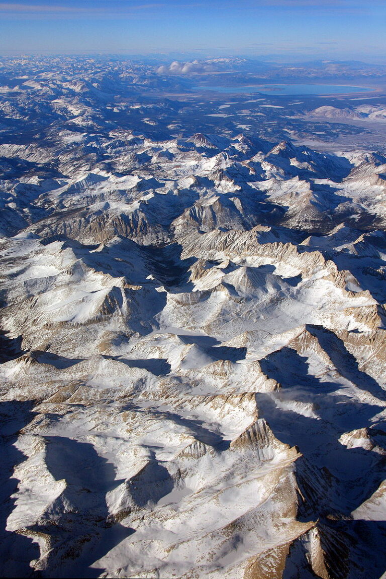 Pohoří Sierra Nevada v USA. I zde řádili nenechavci a poničili vzácné obrazy. FOTO: Jeffrey Pang z Pittsburghu, PA, USA/Creative Commons/CC BY 2.0