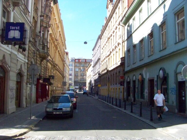 Mikulandská ulice dnes. Od roku 1789 v ní sídlilo pražské policejní ředitelství. FOTO: ŠJů/Creative Commons/ CC BY-SA 3.0