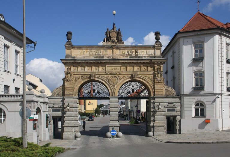 Hlavní brána plzeňského Prazdroje. FOTO: Tmv23/Creative Commons/CC BY-SA 3.0