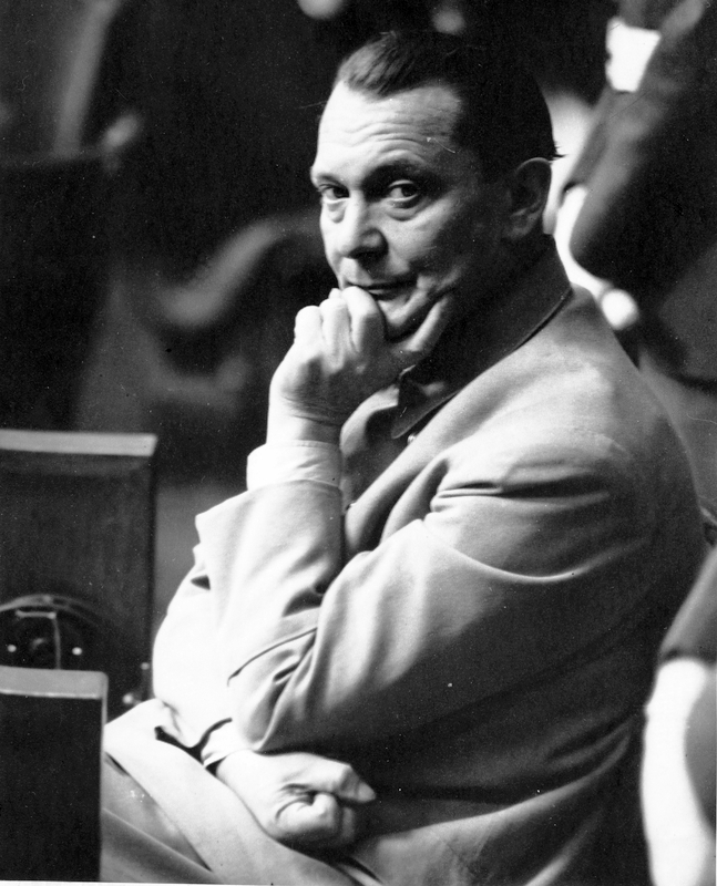 Hermann Göring raději páchá sebevraždu, a tak ho Woods na svém smrtícím seznamu nemá. (Charles Alexander / wikimedia.commons.org / Volné dílo)