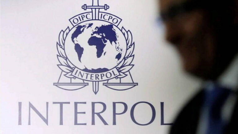 Ani FBI, ani Scotland Yard. Titul největší mezinárodní policejní organizace na světě patří Interpolu. Foto: pxfuel