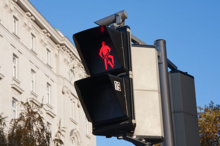 Červená pro cyklisty ve Vídni. FOTO: Pennyjey/Creative Commons/CC BY 3.0
