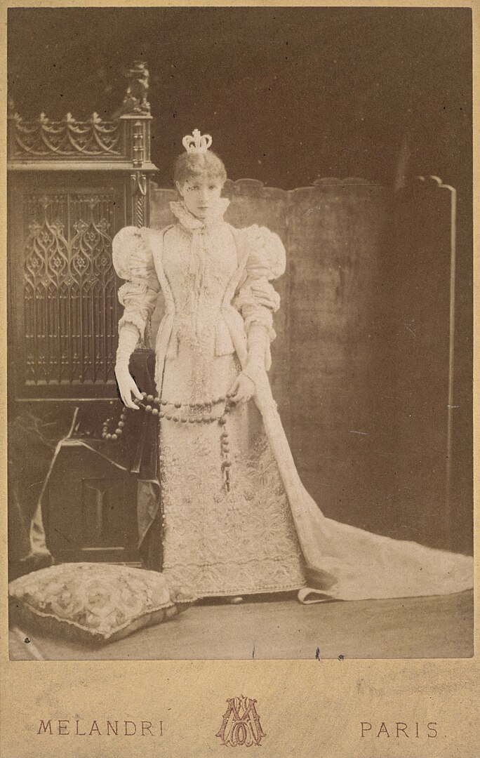 Sarah Bernhardtová jako španělská královna ve hře Ruy Blas (1872) (volné dílo, commons.wikimedia)