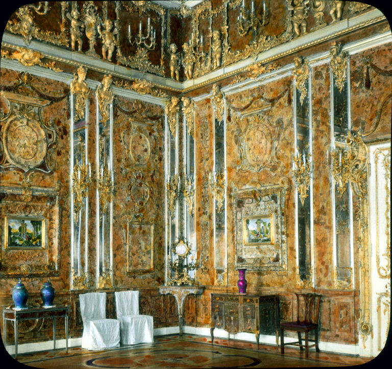Kateřinský palác s původní komnatou. Foto: Branson DeCou – Courtesy Special Collections
