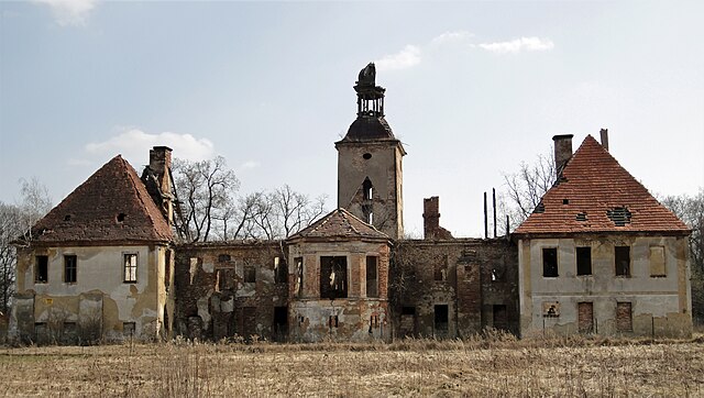 Ruiny, Żarska Wieś. Foto: Masur / CC - volné dílo