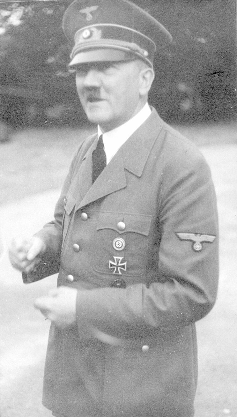 Adolf Hitler nemusel platit daně z příjmu. FOTO: National Archives at College Park - Still Pictures/Creative Commons/Public domain