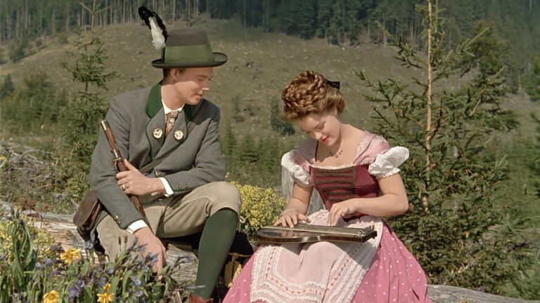 František Josef si měl původně brát Alžbětinu sestru, zakoukal se ale do Sisi. Snímek z rakouské filmové trilogie Sissi (1955). FOTO: pxfuel