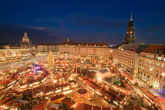 A takto dnes vypadá dráždanský Striezelmarkt, kdysi jeden z prvních vánočních trhů na světě.(Foto: LH DD/Dittrich / commons.wikimedia.org / CC BY-SA 3.0)