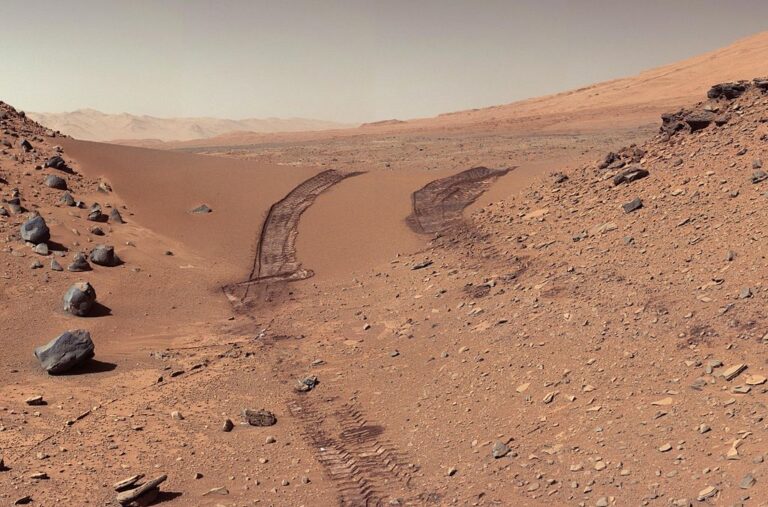 Marsovský regolit představuje pro pěstitele oříšek. FOTO: NASA/JPL-Caltech/MSSS / Creative Commons / volné dílo