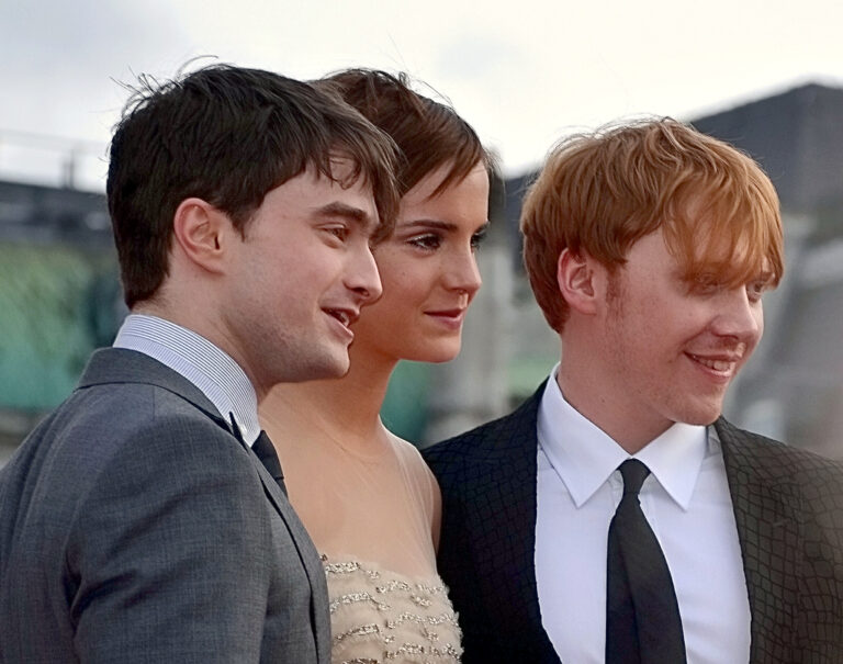 Daniel Radcliffe, Emma Watson a Rupert Grint jsou dnes slavnější tři mušketýři. (Ilona Higgins, CC BY-SA 2.0, commons.wikimedia)