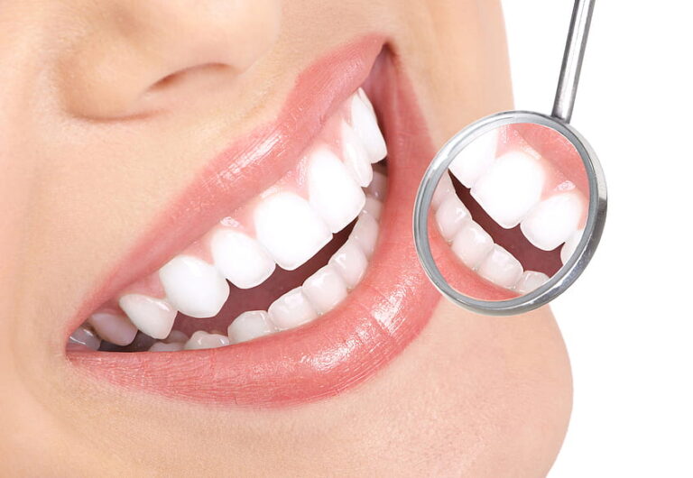 Říká se, že zuby jsou polovina krásy. Jak ale všichni víme, je s nimi plno starostí. FOTO: pxfuel