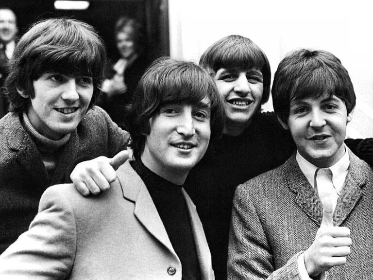 Beatles se nejprve prodírali, jak to šlo. Ze začátku hráli hlavně v Hamburku. Ringo Starr (druhý zprava) se k nim přidal až o něco později. FOTO: pxfuel