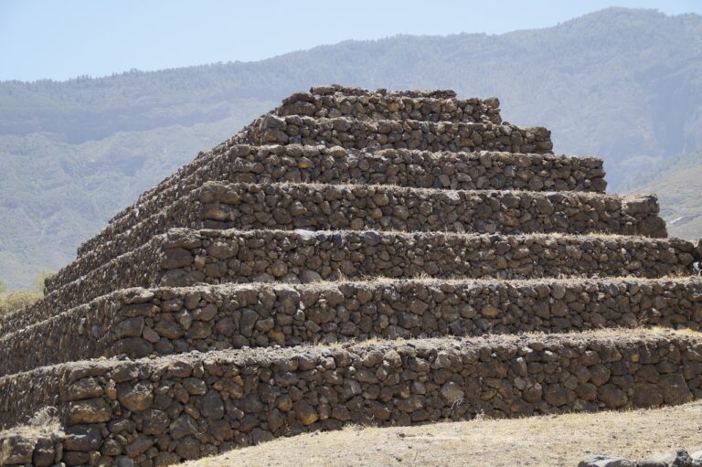 Güímar je jednou z 31 obcí na španělském ostrově Tenerife. U obce se nacházejí pyramidy v Güímaru. Foto: Pixabay