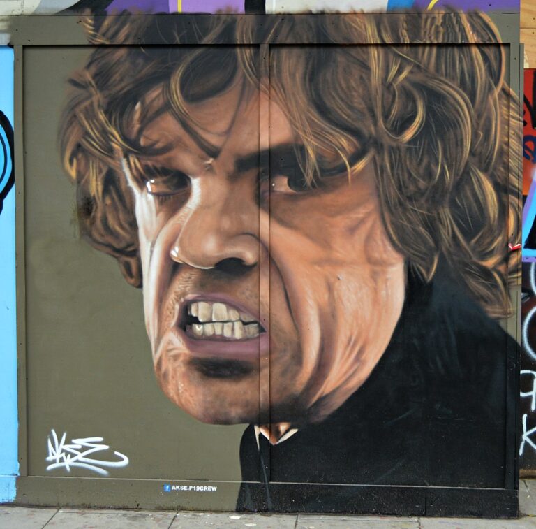 Největší slávu a zástupy fanoušků získá jako Tyrion Lannister. Foto: Loco Steve, Bromley , UK, CC BY-SA 2.0