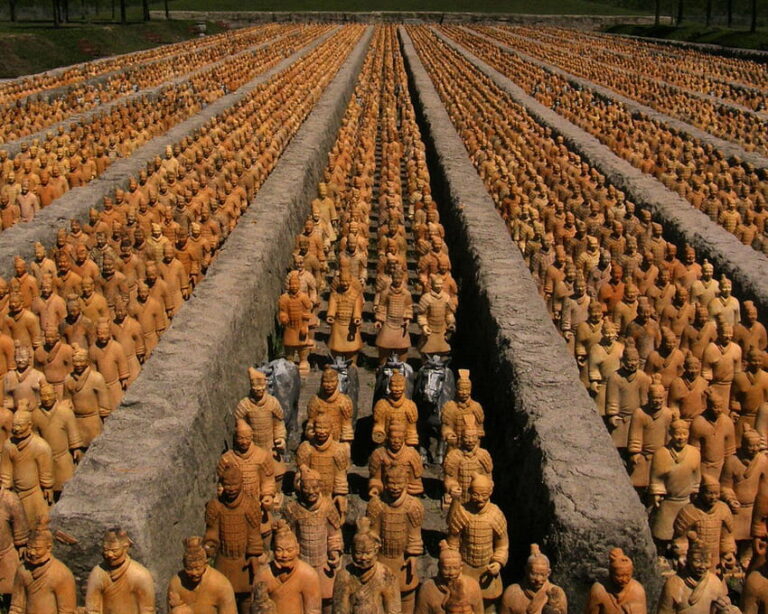 Klid císaře v posmrtném životě střeží více než 8000 válečníků v životní velikosti. Foto: pxfuel
