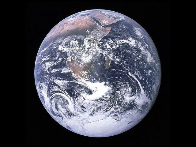 Planeta Země. Foto: NASA on The Commons, No restrictions, via Wikimedia Commons                               
