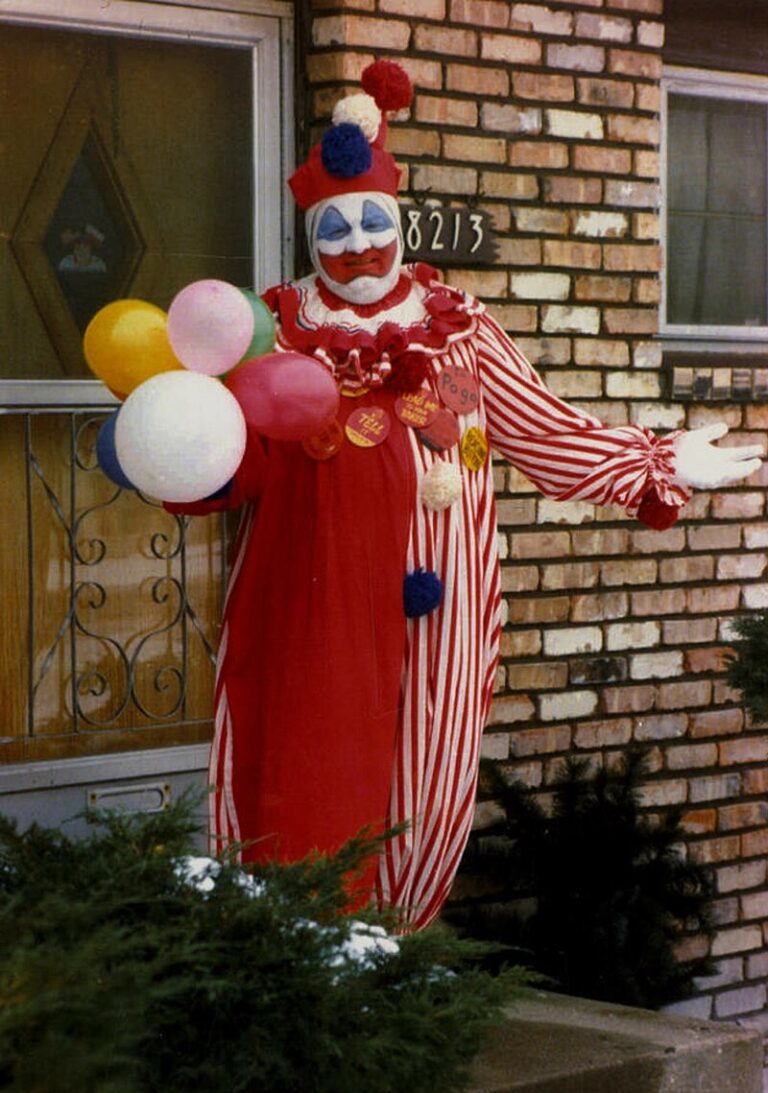 Přes den klaun, po nocích bestiální zabiják – to je klaun Pogo. (Martin Zielinski / wikimedia.commons.org / Volné dílo)