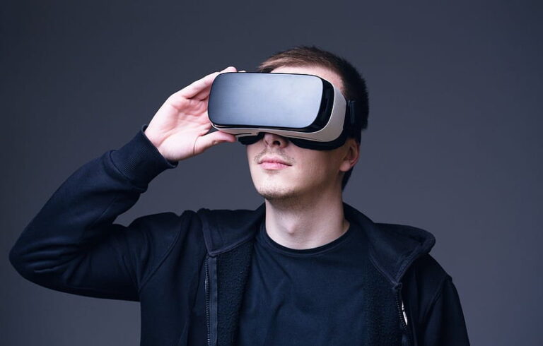 Brýle pro virtuální realitu už dnes dokáží nasimulovat téměř cokoliv. FOTO: pxfuel
