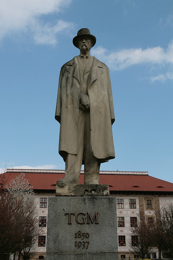 Švecův pomník T. G. Masaryka na nábřeží Jana Seitze v Sušici, 1969.FOTO: This photo is a work by Martin Strachoň (Bazi).When reusing, please credit me as: Martin Strachoň / Wikimedia Commons. I would appreciate being notified if you use my work outside Wikimedia.Do not copy this image illegally by ignoring the terms of the license below, as it is not in the public domain.More of my work can be found in my personal gallery.čeština |English |slovenčina |русский |+/−/Creative Commons/CC BY-SA 4.0