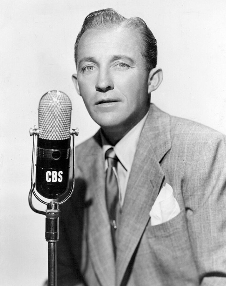 Bing Crosby v roce 1951. CBS Radio – eBay front back. Volné dílo