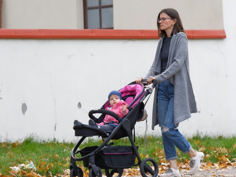 Mexický pár byl zatčen za vraždy a rozřezávání těl nejméně dvou žen, jejichž části ukrývali v kočárku. Vyšetřování odhalilo sérii vražd, přičemž počet obětí se odhaduje až na dvacet. Většinou šlo o mladé svobodné matky, které pár lákaly na falešné sliby práce nebo oblečení. Foto: pixabay