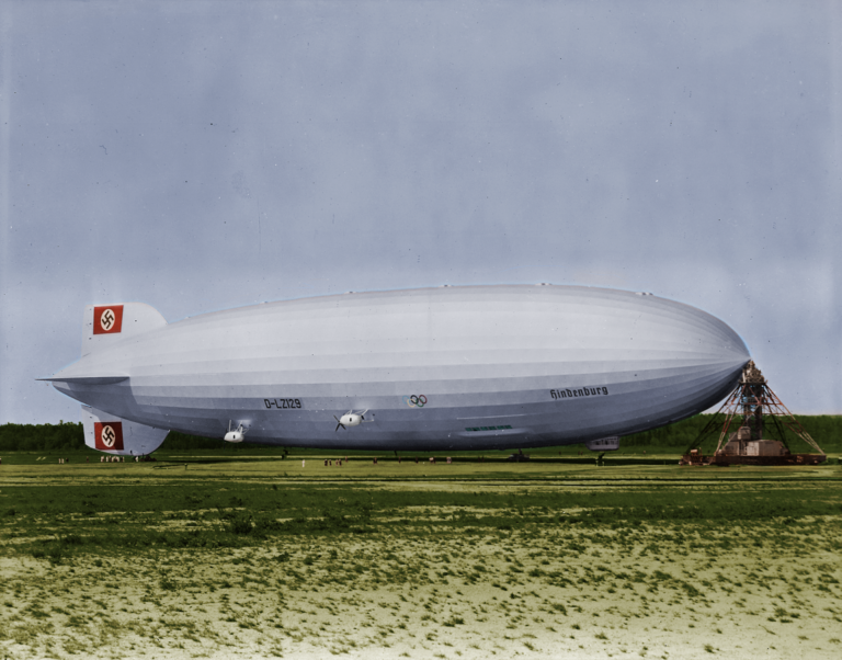 Vzducholoď Hindenburg 25. ledna 1937 v americkém Lakehurstu Foto: CC