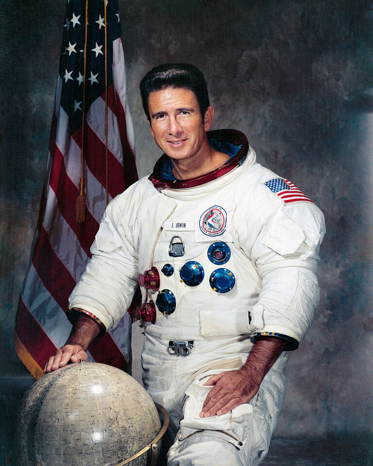 Astronaut James Irwin nepotvrdí pravidlo, protože ho zradí srdce. (NASA / wikimedia.commons.org / Volné dílo)