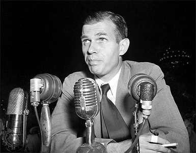 Prominentní náměstek ministra zahraničí pro politické záležitosti Alger Hiss je do aféry také zapleten. FOTO: Práce je ze sbírky New York World-Telegram a Sun v Knihovně Kongresu/Creative Commons/Public domain