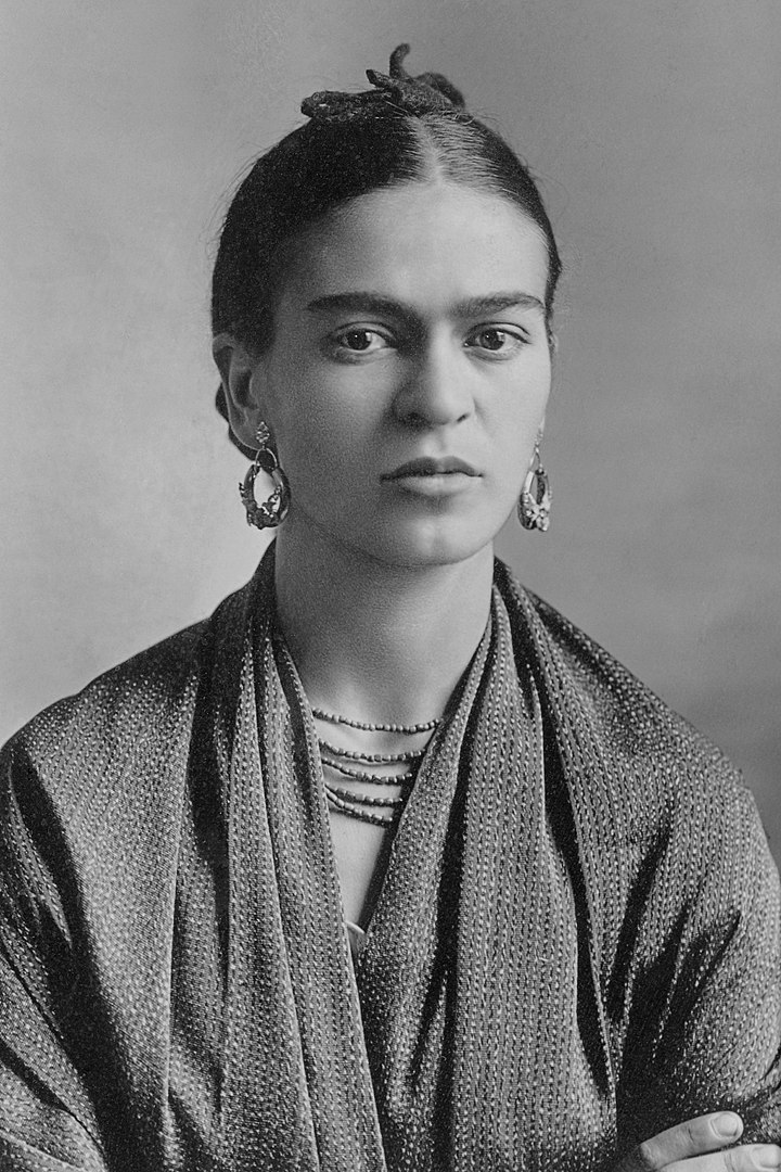 Malířka Frida Kahlo se tehuánských ženách shlédla a snažila se je napodobit ve svém díle i životě.