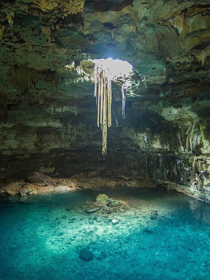 Cenote v Yucatánu