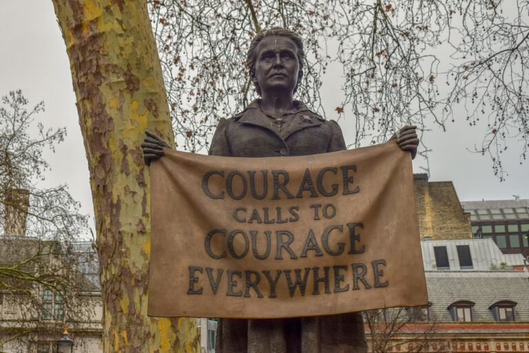 Millicent Fawcett byla významnou sufražetkou a feministkou, která se zasloužila o volební právo žen ve Velké Británii.