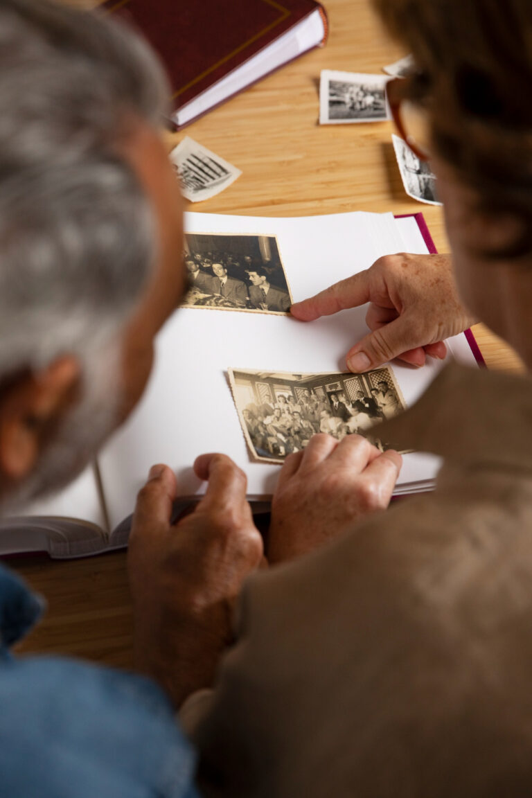 Rodinné fotografie. Příjmení tmelí rodinu. FOTO: Freepik