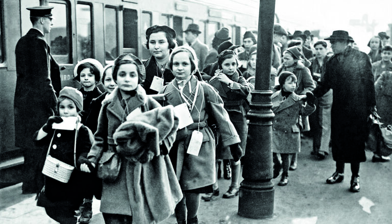 Jak tito muži, zodpovědní za nepředstavitelné utrpení, dokázali po válce uniknout spravedlnosti a skrývat se desítky let?