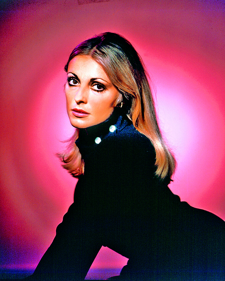 Susan Atkins (1948–2009) si v base pustí pusu na špacír a chvástá se, že zabila i herečku Tate.