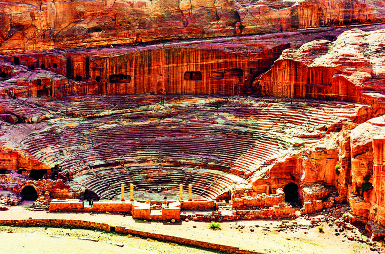 Při pohledu na její majestátní krásu se téměř nechce věřit, že ji zbudovali obyčejní smrtelníci.