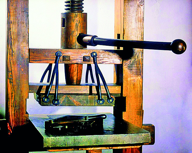 Mnozí tiskaři se rozešli do světa a tajemství knihtisku se šířilo do dalších zemí.