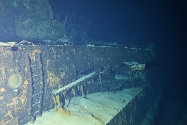 Je to tiché a klidné místo, hodné odpočinku památky největšího námořního neštěstí.