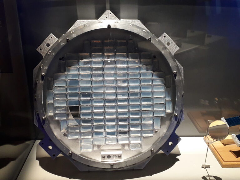 Sbírat mezihvězdný prach se vydá v roce 1999 sonda Stardust. Vybavená je speciálními lapači z aerogelu.
