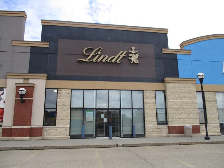 Mléčná čokoláda je dlouho zapovězená, nakonec ji přece jen Lindt začne vyrábět.