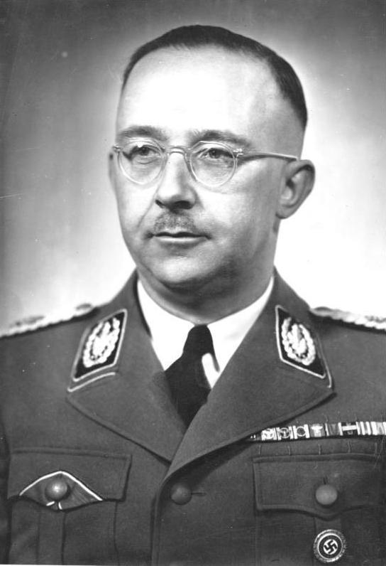 Heinrich Luitpold Himmler na konci války velel Waffen SS na severozápadní straně Německa.