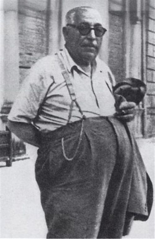 Kápo Calogero Vizzini se tváří a obléká jako obyčejný vesnický strejda. To je ale kamufláž, tahá za nitky mafie. Foto: Neznámý autor/Creative Commons/Public Domain