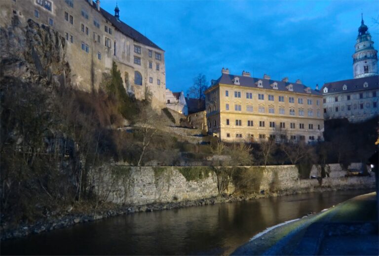 Na zámku v Českém Krumlově se objevovala před významnými událostmi.