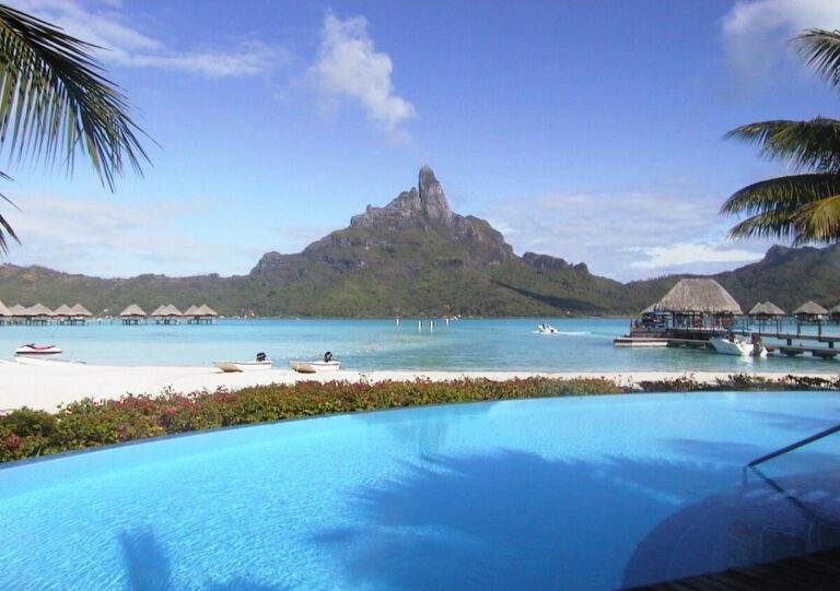 Ani romantika na Bora-Bora to již zachránit nemohla...