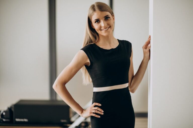 Tmavé barvy zeštíhlují, to je stará známá pravda. Foto: Freepik