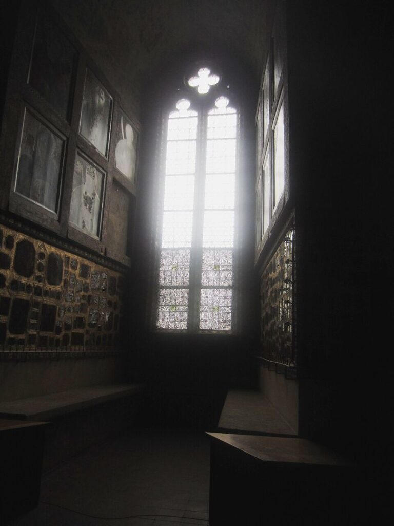 Kaple svatého Kříže na Karlštejně měla fungovat vlastně jako velký trezor. Foto: Interface/Creative Commons/CC BY-SA 4.0