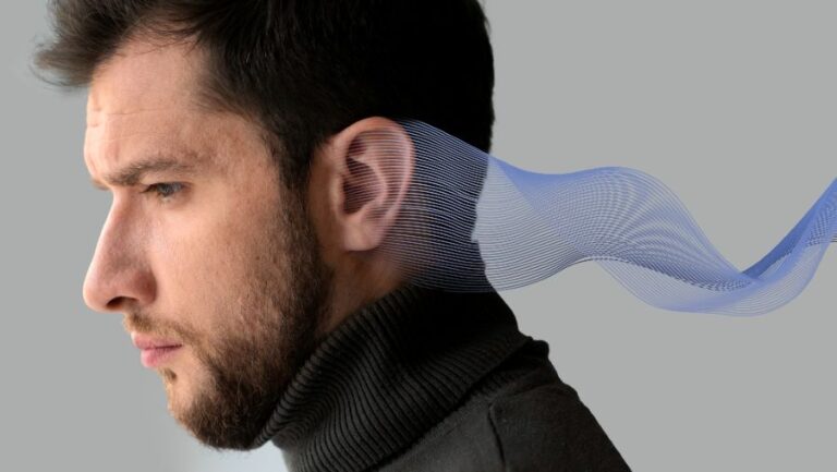 Když posloucháme něčí hlas, už na základě toho si uděláme nějaké představy o jeho osobnosti. Foto: Freepik