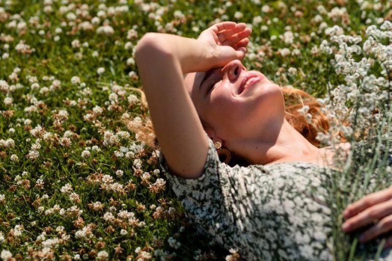 Záplava květů a nová energie, když se všechno probouzí k životu. Tělo si na to musí zvyknout. Foto: Freepik